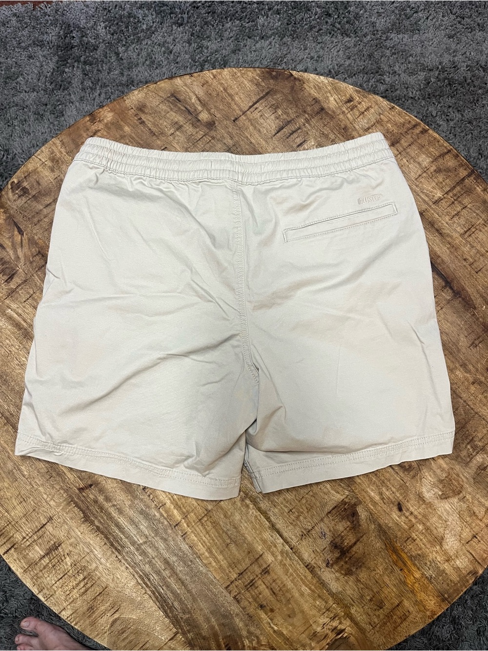 Hollister Men's Light Cream Athletic Shorts
